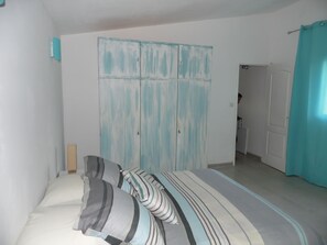 2 bedrooms, iron/ironing board, WiFi, bed sheets - 70 m2 Rental near sea / mountain (Cargèse)