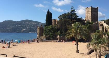 Villa 300 meters from sandy beaches, residential area Mandelieu la Napoule