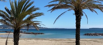 Villa 300 meters from sandy beaches, residential area Mandelieu la Napoule