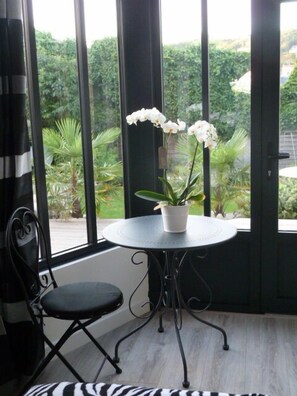 Dining - CHARMING GITE "L'Extazen", SAUNA and GARDEN. (Fécamp)