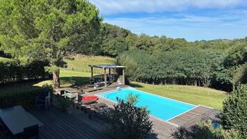 Alberca al aire libre y alberca infinita