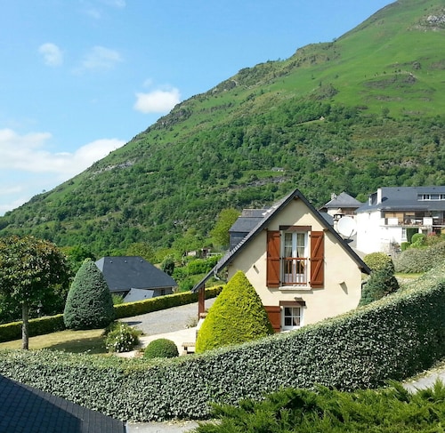 COMFORTABLE CHALET, QUIET, MAGNIFICENT VIEW, IDEAL FOR YOUR HOLIDAYS.