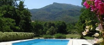 Villa luminosa, calma, terreno 9000mq, tranquillità anche riposo, climatizzata