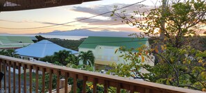 Property grounds - Gite with swimming pool and stunning sea views (Le Gosier)