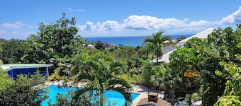Gite with swimming pool and stunning sea views
