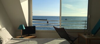 A studio located in a house directly on the beach in a stunning maritime site