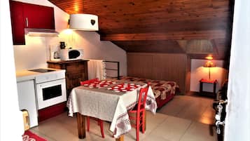 1 bedroom, iron/ironing board