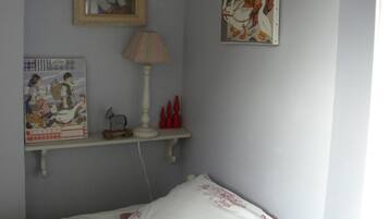 3 slaapkamers, een strijkplank/strijkijzer, reisbedje, gratis wifi