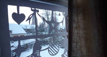 CHARMING half-timbered house, lovely English-style GARDEN Near Saverne