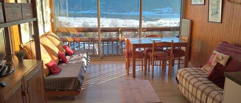 Télévision à écran plat