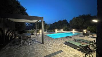 Piscine extérieure, piscine chauffée