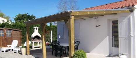 屋外ダイニングエリア