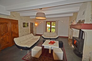 TV, fireplace, video games, DVD player - Mas 22 à 24 p 7/9 chb wifi Pisc.chauffée jardin clos - Sono pour soirée (Lamotte-Du-Rhône)