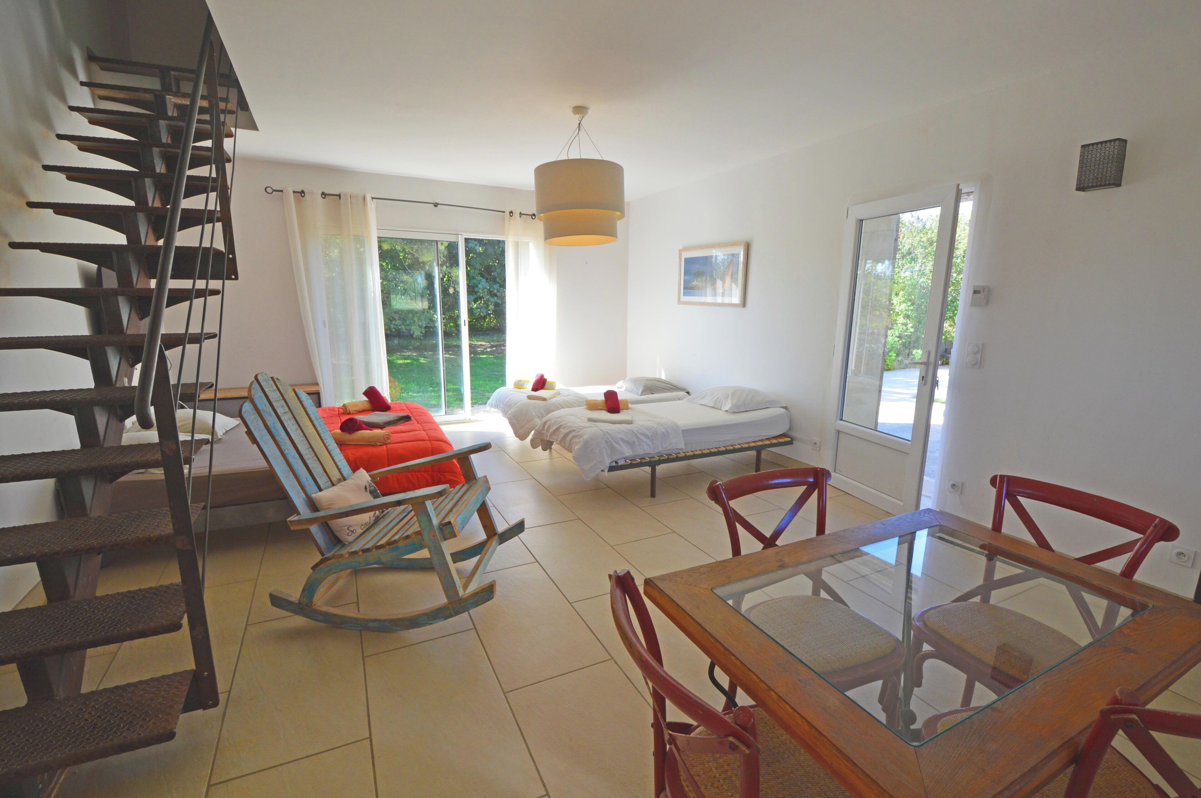 8 chambres, chambres insonorisées, fer et planche à repasser