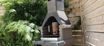 Detached house with south facing terrace, close to beaches and shops