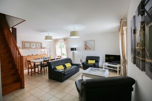 TV, DVD player, table tennis, stereo