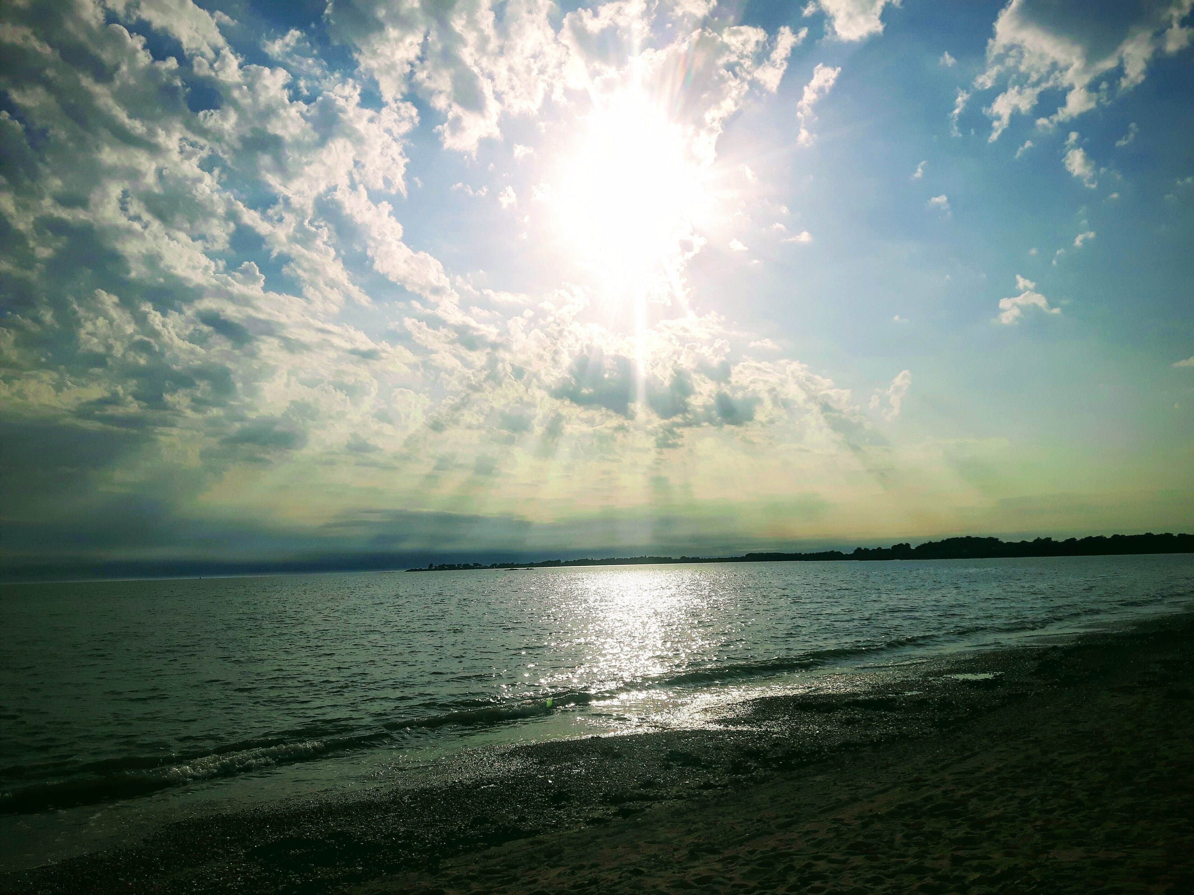Plage, chaises longues