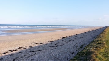 Una spiaggia nelle vicinanze