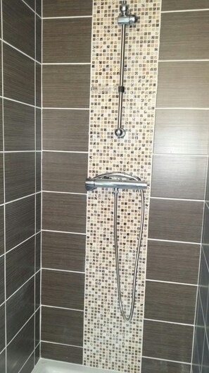 Badewanne, Haartrockner