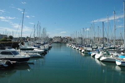 Manche Normandie Quinéville 100 m from the sea, Saint Vaast la Hougue closed ground.