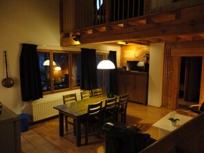 電視、書籍、影像庫、音響