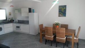 Dining - VERY NICE GITE CLASS 3 * AIR-CONDITIONED FOR 4 PERS CENTER VALLON PONT D'ARC (Vallon-Pont-D'arc)