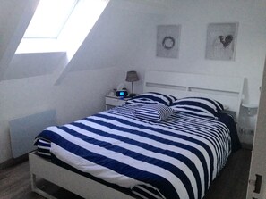 2 bedrooms, iron/ironing board, travel crib, free WiFi - Charming cottage completely renovated (Dives-Sur-Mer)