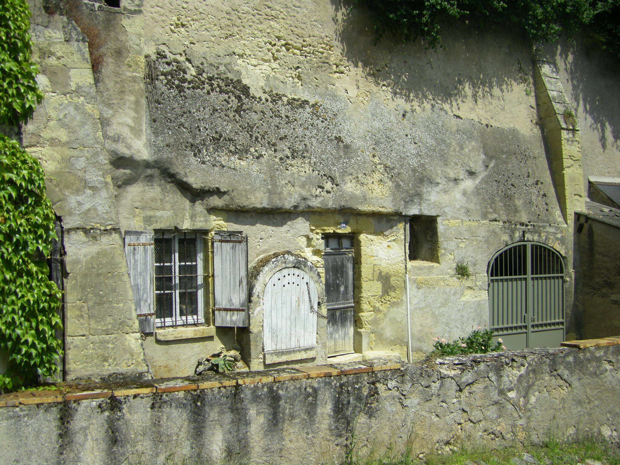 habitat troglodyte typique de la région