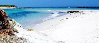 House and terrace with sea view in Aber Wrac'h