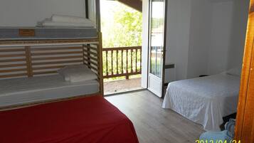 6 dormitorios, tabla de planchar con plancha, wifi gratis y ropa de cama