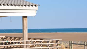 Beach nearby, beach towels