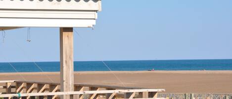 Una spiaggia nelle vicinanze, teli da spiaggia