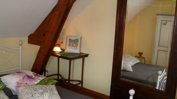 1 bedroom, iron/ironing board, bed sheets