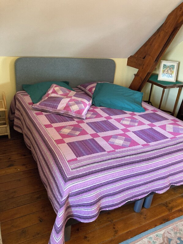 1 bedroom, iron/ironing board, bed sheets