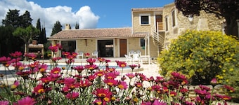 House near the SEA - private SWIMMING POOL - COUNTRYSIDE - in LANGUEDOC - 15 people