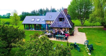 Normannische HĂ€user fĂŒr 12 Pers. - Beheiztes Schwimmbad - 30 km von der KĂŒste der Normandie entfernt