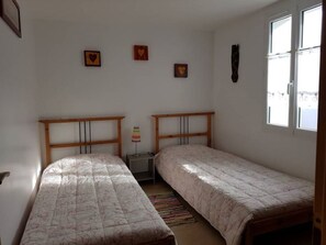 3 soverom, strykejern/-brett, reiseseng for barn og wi-fi