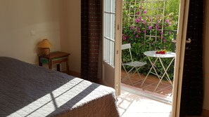 3 bedrooms, iron/ironing board