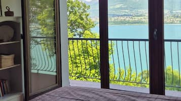 3 slaapkamers, een bureau, een strijkplank/strijkijzer, gratis wifi