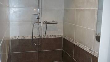 Een douche, een haardroger