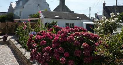 Maison de Charme, spacieuse , 200 m plage et port Guilvinec, tout confort