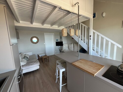 superb sea view and direct beach access