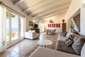 TV, ping pong, books