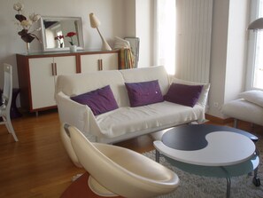 Télévision, chaîne hi-fi