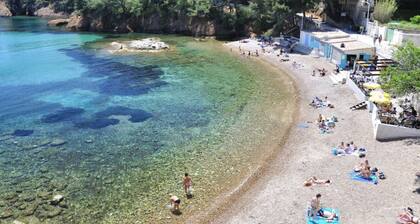 Villa 3 stars charming beautiful sea view and south facing pool.