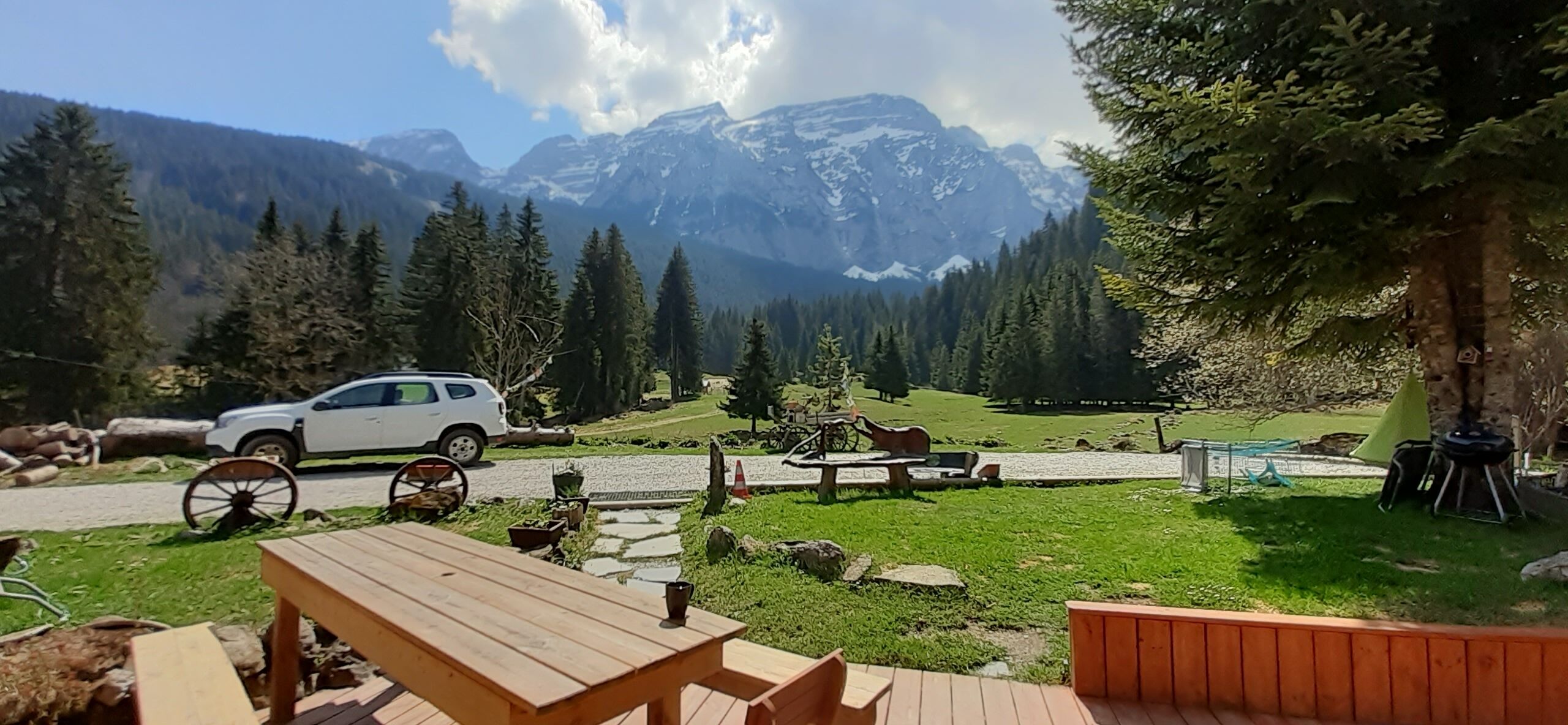 Outdoor dining