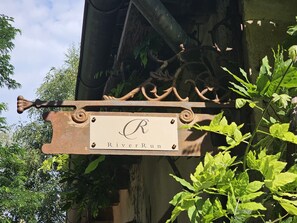 Exterior detail - Au Bord de la Rivière, Charming gîte with private (Saint Geniez D'olt Et D'aubrac)