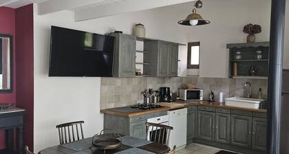 Au Bord de la Rivière, Charming gîte with private