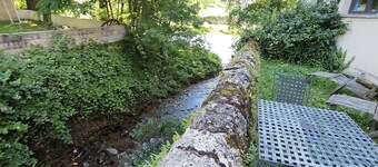 Gîte-Oma kylpyhuone-Ruisseau/Creek