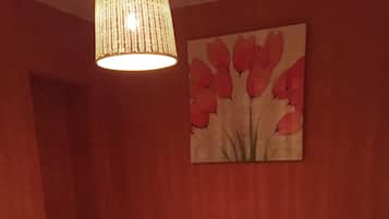 2 makuuhuonetta, silitysrauta/-lauta, internet